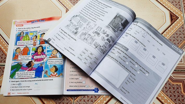 [Mới Nhất] Bộ 2 Cuốn Family And Friends <strong>tập 5 </strong>Class Book + WorkBook